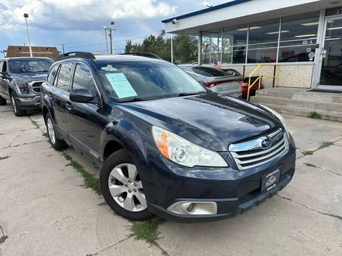 Used 2010 Subaru Outback 2.5i Premium AWD/4WD image 1
