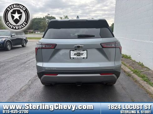 New 2026 Chevrolet Equinox LT w/ Convenience Package II FWD image 4