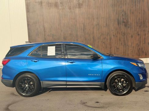 Used 2019 Chevrolet Equinox LS w/ LS Convenience Package image 3