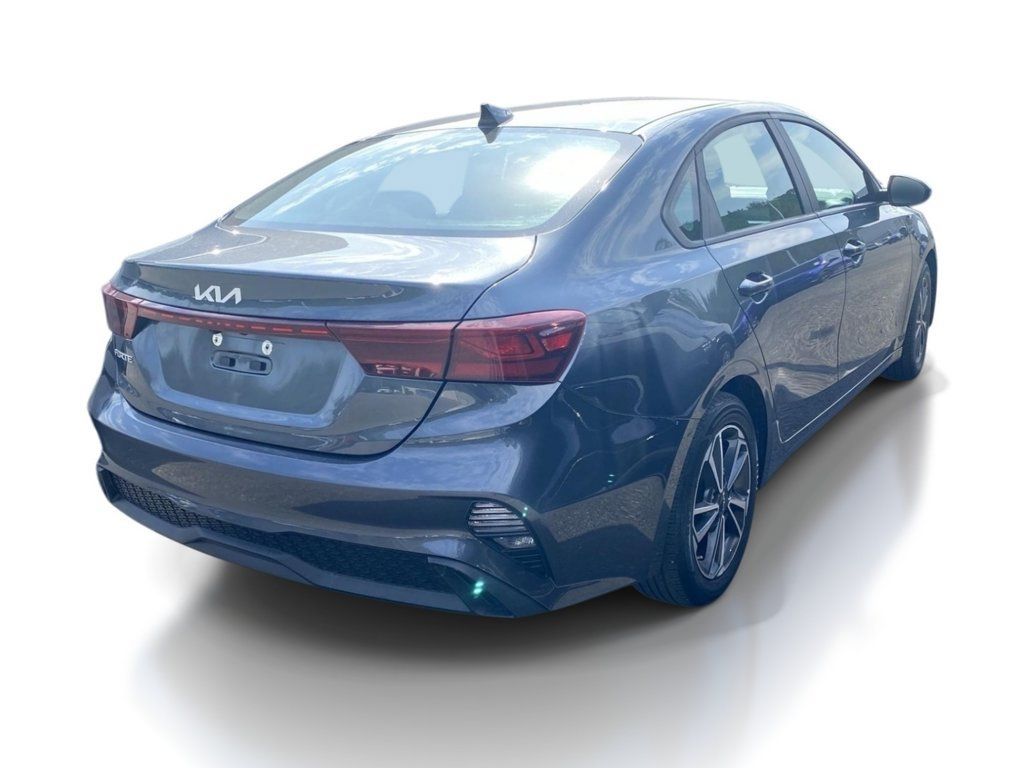 Used 2023 Kia Forte LXS FWD image 5