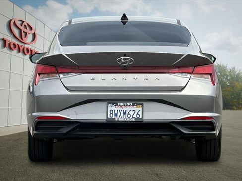 Used 2021 Hyundai Elantra SEL FWD image 4