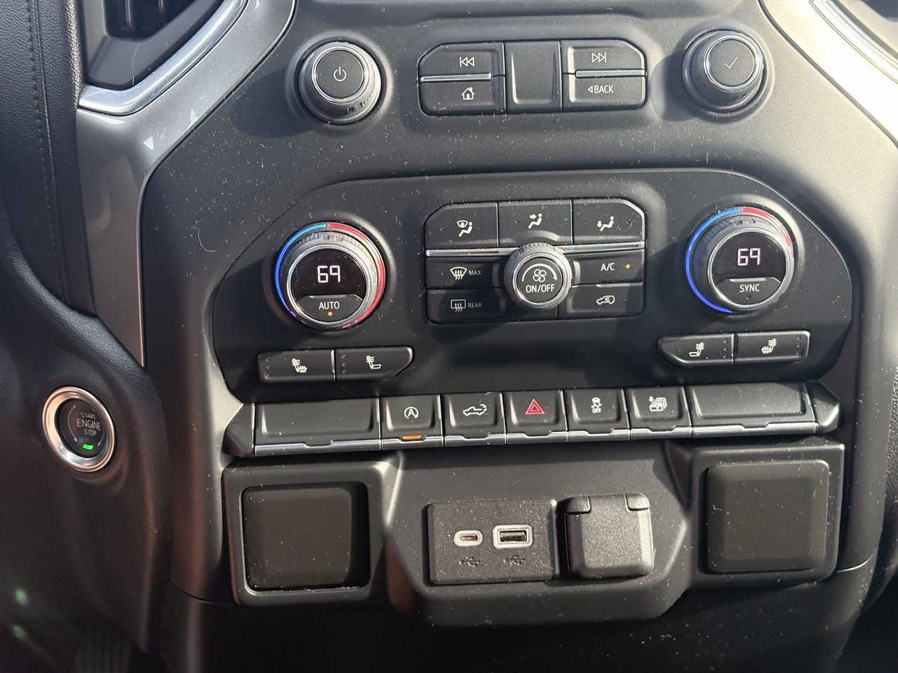 Used 2021 Chevrolet Silverado 1500 LT w/ Bed Protection Package RWD image 11
