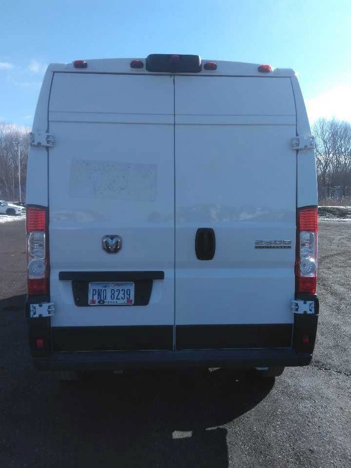 Used 2025 RAM ProMaster 2500 w/ Convenience Group FWD image 9