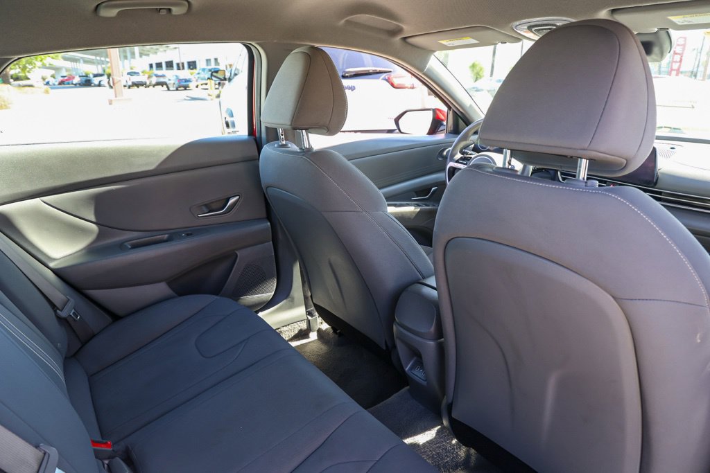 Used 2024 Hyundai Elantra SEL FWD image 17