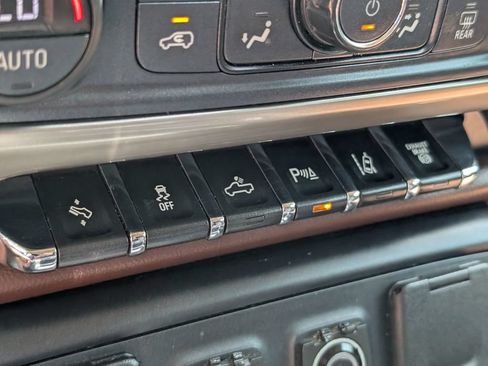 Used 2019 Chevrolet Silverado 2500 High Country w/ Duramax Plus Package AWD/4WD image 21