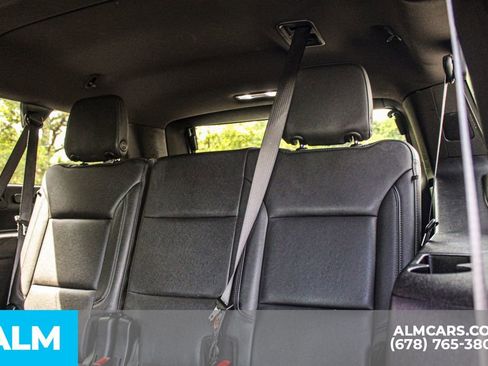 Used 2025 Chevrolet Suburban Z71 AWD/4WD image 19