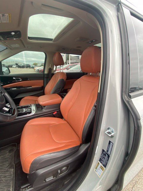Used 2024 Kia Carnival SX Prestige FWD image 8