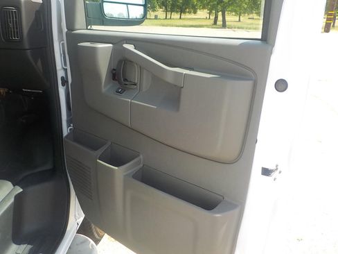 Used 2023 GMC Savana 2500 w/ Driver Convenience Package image 10