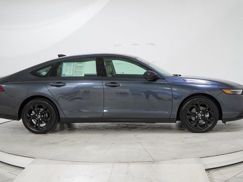 Certified 2025 Honda Accord SE image 11