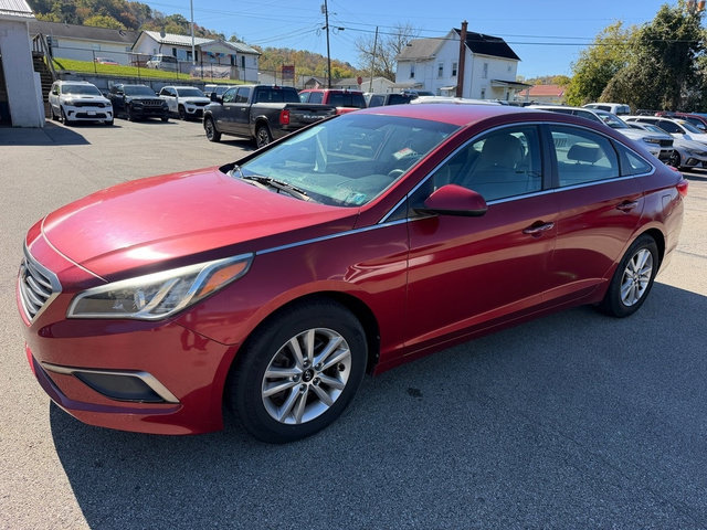 Used 2016 Hyundai Sonata SE FWD image 2