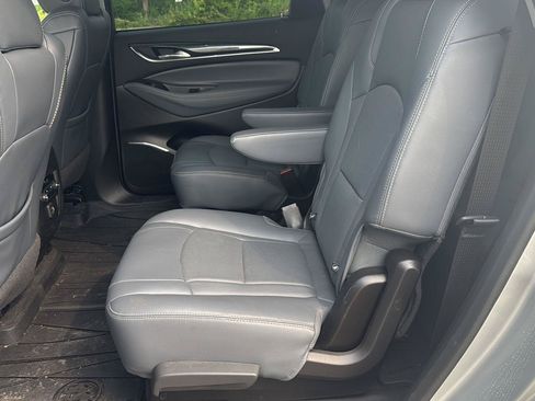 Used 2019 Buick Enclave Essence FWD image 10