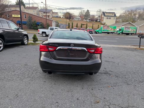 Used 2016 Nissan Maxima Platinum w/ Interior Lighting Package image 6