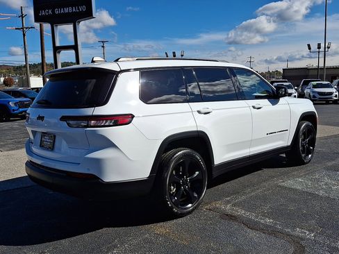 Used 2023 Jeep Grand Cherokee L Altitude image 7
