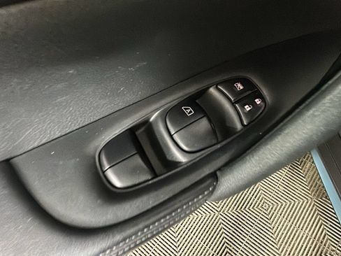 Used 2020 Nissan Rogue S FWD image 12