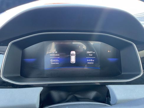 Used 2025 Volkswagen Jetta SE image 41