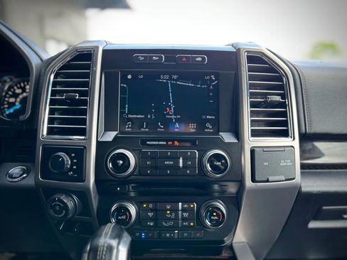 Used 2016 Ford F150 Platinum w/ Equipment Group 701A Luxury image 25