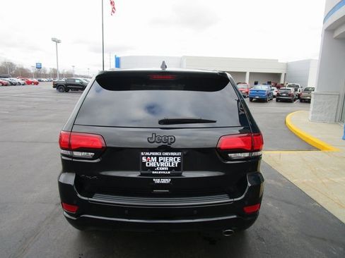 Used 2017 Jeep Grand Cherokee Altitude image 4