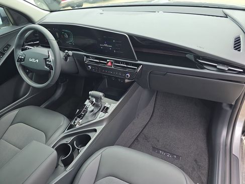 New 2026 Kia Niro EX FWD image 11
