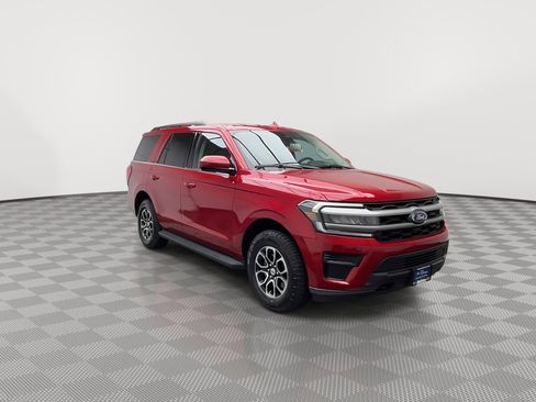 Used 2022 Ford Expedition XLT image 34