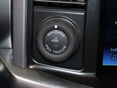 Used 2022 Ford F150 Lariat w/ Equipment Group 502A High AWD/4WD image 46