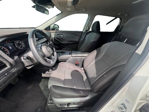 Used 2023 Nissan Rogue SV FWD image 10