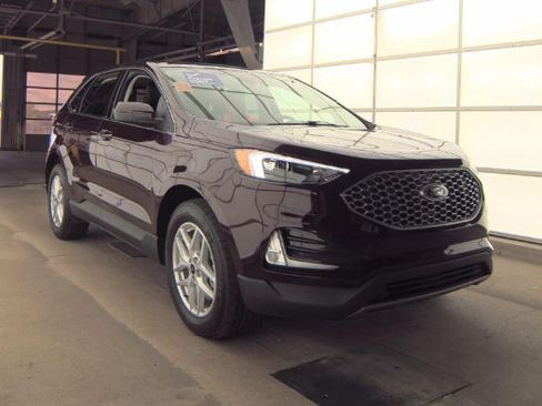 Used 2023 Ford Edge SEL w/ Convenience Package AWD/4WD image 2