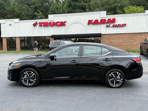 Used 2025 Nissan Sentra SV FWD image 1