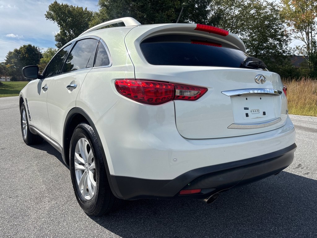 Used 2011 INFINITI FX35 AWD w/ Premium Pkg image 3