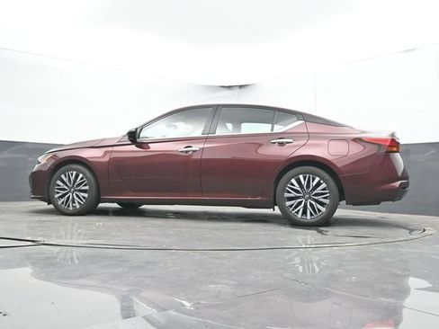 Used 2025 Nissan Altima 2.5 SV FWD image 28