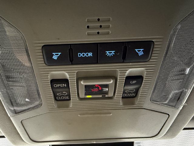 Used 2022 Toyota RAV4 XLE w/ Convenience Package FWD image 21