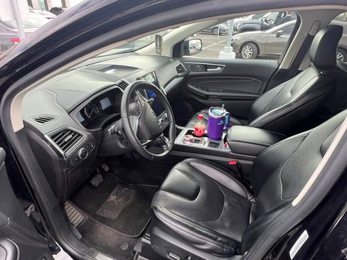 Used 2022 Ford Edge Titanium w/ Equipment Group 301A image 5
