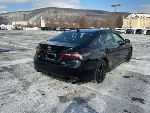 Used 2022 Toyota Camry XSE image 5