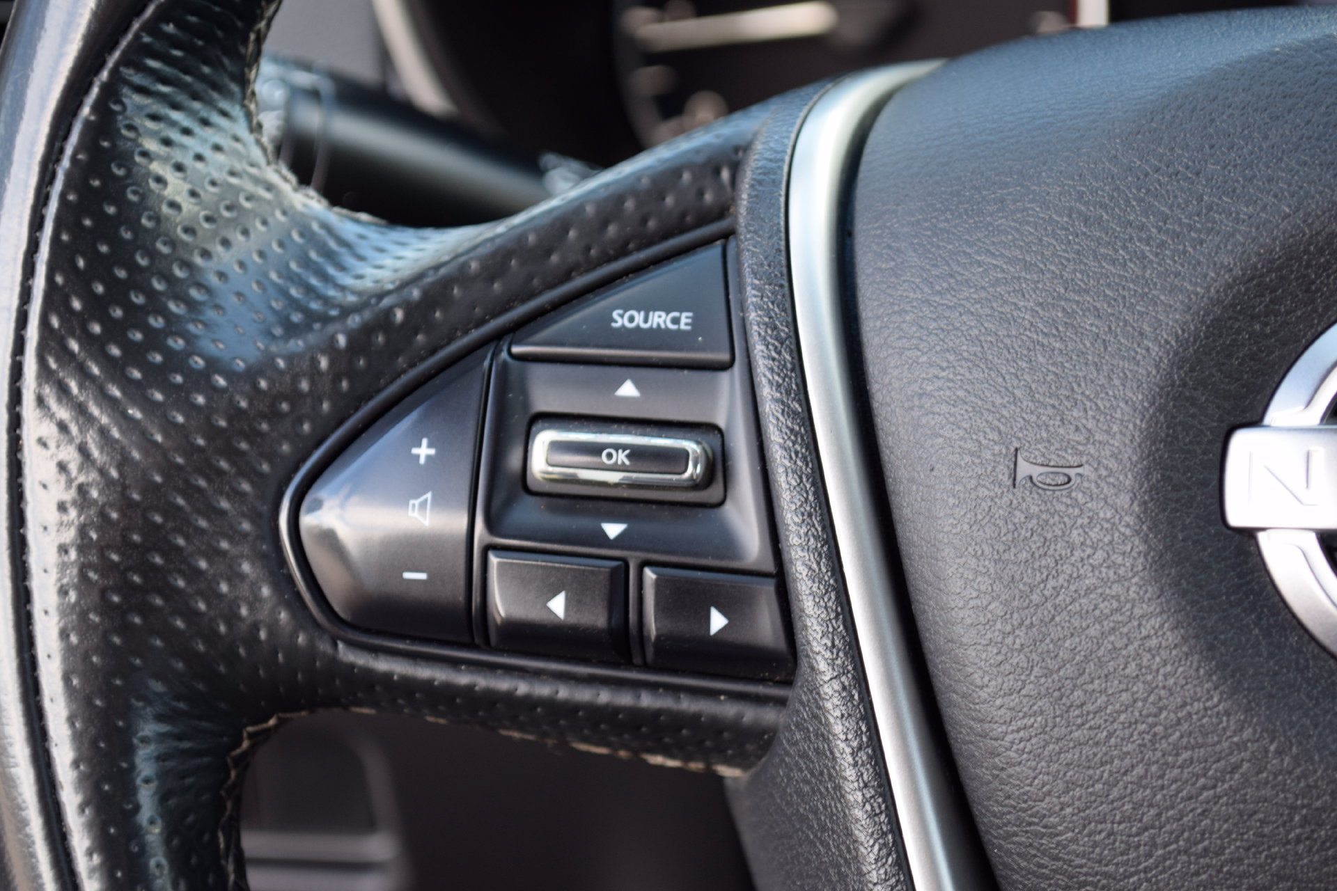 Used 2023 Nissan Maxima SV w/ Floor Mat Group FWD image 8