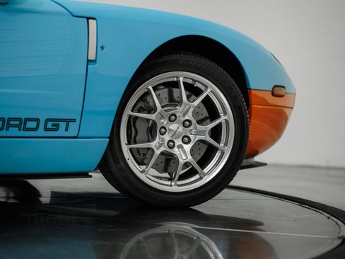 Used 2006 Ford GT Heritage Edition 4-Option Car image 16
