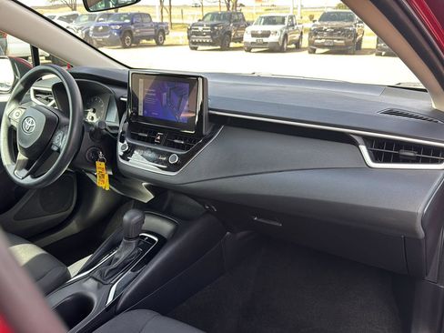 Used 2025 Toyota Corolla LE image 13