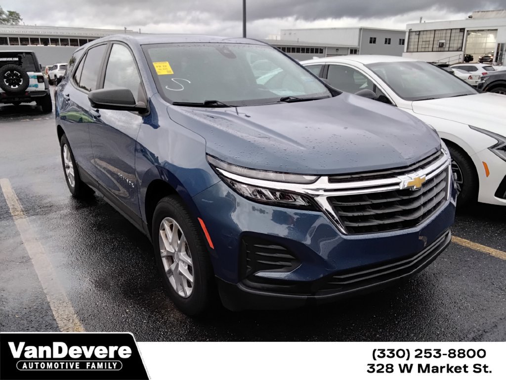 Used 2024 Chevrolet Equinox LS w/ LS Convenience Package AWD/4WD image 1