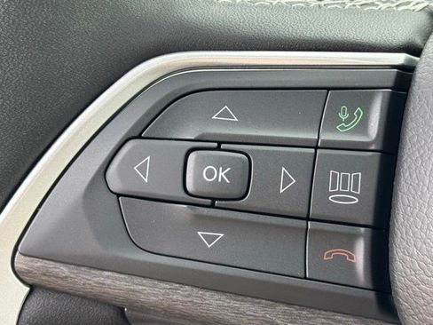 Certified 2023 Jeep Grand Cherokee Limited w/ Luxury Tech Group II AWD/4WD image 16