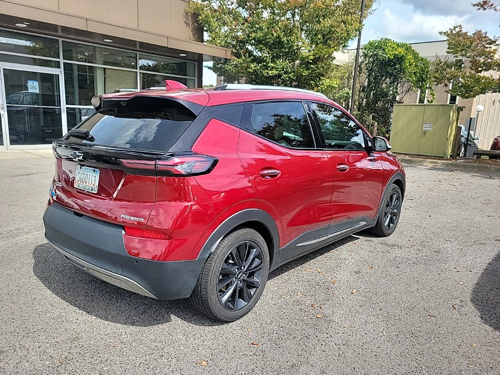 Used 2022 Chevrolet Bolt EUV Premier w/ Launch Edition FWD image 3