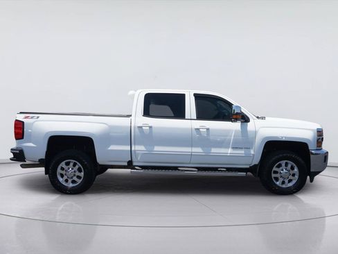 Used 2015 Chevrolet Silverado 2500 LT w/ LT Convenience Package AWD/4WD image 5