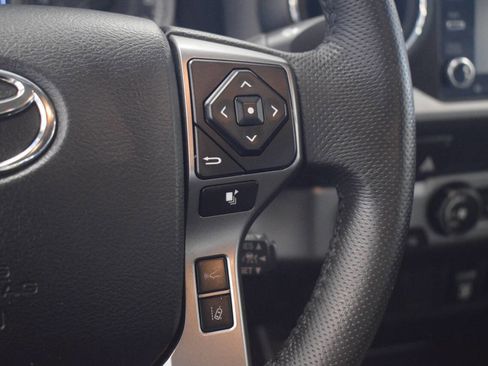 Used 2020 Toyota Tacoma SR5 image 38