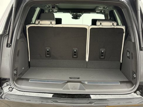New 2026 Cadillac Escalade Platinum Sport w/ LPO, ONYX Package AWD/4WD image 9