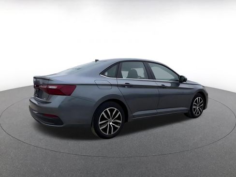 Used 2025 Volkswagen Jetta SE image 15