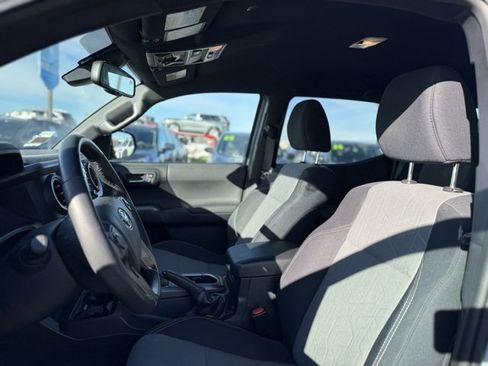 Used 2020 Toyota Tacoma TRD Off-Road image 8