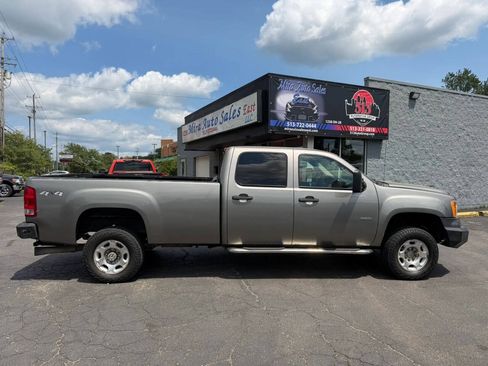 Used 2008 GMC Sierra 3500 SLE w/ Convenience Package AWD/4WD image 9