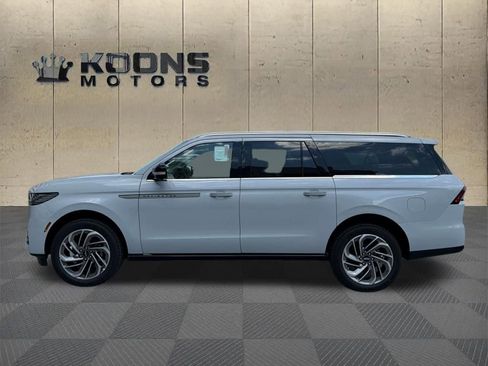 New 2026 Lincoln Navigator L Reserve AWD/4WD image 4