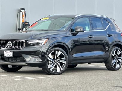 Certified 2025 Volvo XC40 B5 Plus w/ Climate Package