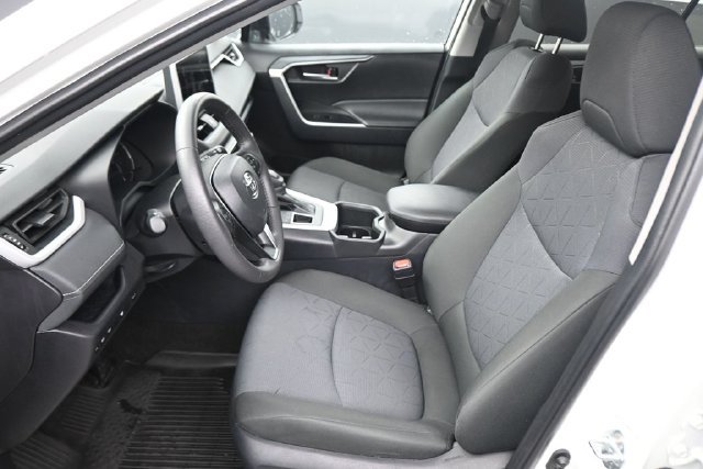 Used 2025 Toyota RAV4 XLE w/ Convenience Package AWD/4WD image 22