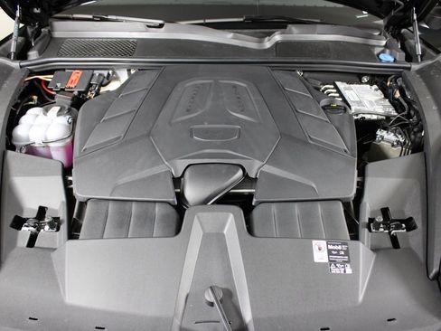 Certified 2026 Porsche Cayenne Coupe image 38