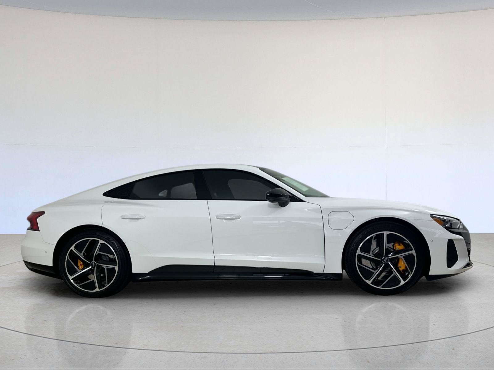 Used 2023 Audi RS e-tron GT w/ Carbon Performance Package AWD/4WD image 7