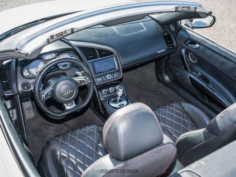 Used 2015 Audi R8 V8 w/ Full Leather Package image 56